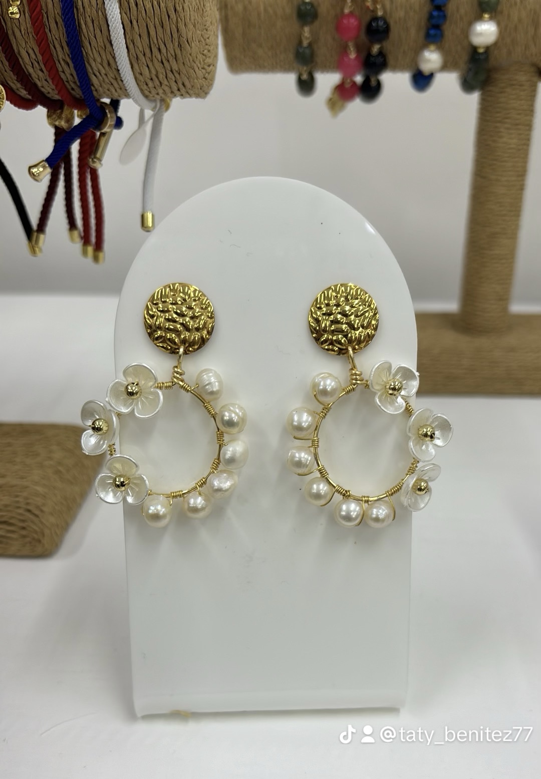 Aretes de perla de río 