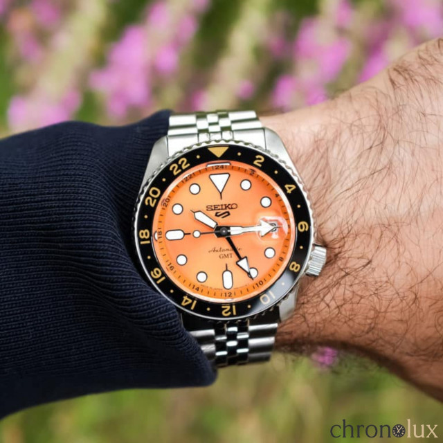 SEIKO 5 GMT 
