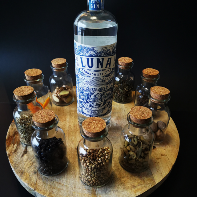 LUNA London Dry Gin - 750 ml