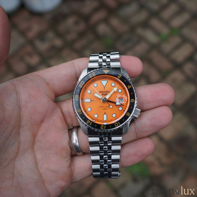 SEIKO 5 GMT 