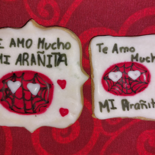 Set de galletas de Spiderman edición San Valentín   