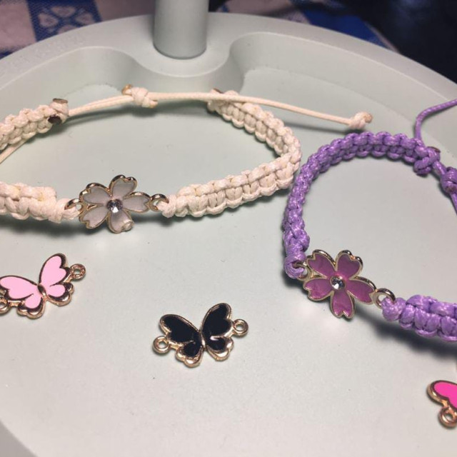 Pulseras hechas a mano