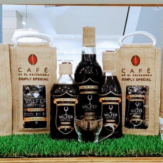 Bolsa de yute con Café Especial y licor de café