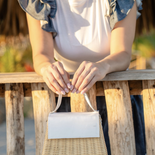 Cartera de Mimbre y Cuero Sintético
