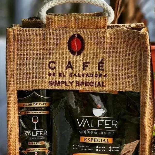 Bolsa de yute con Café Especial y licor de café